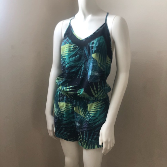 Tropical Summer Romper - Picture 2 of 13